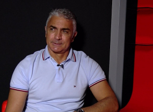 Ֆուտբոլիստները նրանց ձեռքում խաղալիք են․ Աբրահամ Խաշմանյան