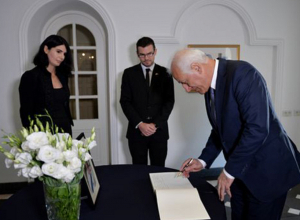 Վահագն Խաչատուրյանն այցելել է Հայաստանում Բրիտանական դեսպանատուն