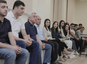 Սերժ Սարգսյանը հանդիպում է ունեցել ՀՀԿ երիտասարդական կազմակերպության անդամների հետ