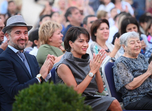 Աննա Հակոբյանը ներկա է եղել «Կողք կողքի» միջազգային ներառական երաժշտական արտ-փառատոնի փակմանը