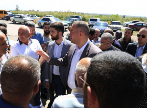 Քերոբյանը հանդիպել է խաղողագործներին