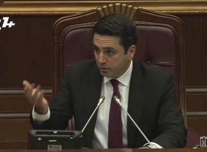 Արծվիկ Մինասյանի առաջարկով Ալեն Սիմոնյանը կրկին ընդմիջում հայտարարեց