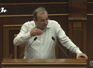 Պարոն Վարդանյան, չե՞ք ամաչում․ Արծվիկ Մինասյան