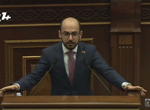 Ճիշտ ենք անում․ Հովհաննիսյանը՝ պատերազմի ժամանակ՝ օրինակ փոստային հարցերը քննարկելու մասին