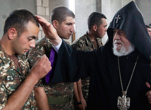 Կաթողիկոսն ընդունել է ՀՀ ԶՈւ հոգևոր առաջնորդին