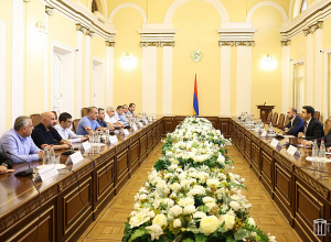 Ալեն Սիմոնյանն ընդունել է Արցախի ԱԺ պատգամավորների ներկայացուցչական պատվիրակությանը