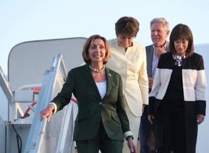 Նենսի Փելոսիի ինքնաթիռը վայրէջք կատարեց «Զվարթնոց» օդանավակայանում