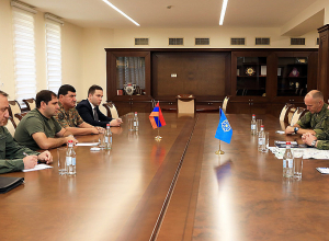 Сурен Папикян принял руководителя оперативной группы мониторинговой миссии ОДКБ Анатолия Сидорова