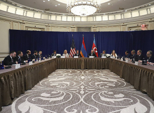 Ժամանակն է, որ զորքերը հետ քաշվեն ու դիվանագետները վերադառնան սեղանի շուրջ․ Բլինքենը՝ Միրզոյանի և Բայրամովի հետ հանդիպման մասին