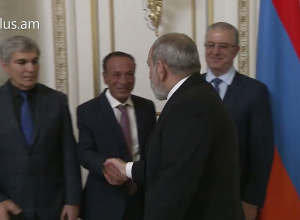 Նիկոլ Փաշինյանը հանդիպել է արտախորհրդարանական քաղաքական ուժերի ղեկավարներին