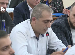 Последний сильный ветер вырвал с корнем 50 деревьев, разрушил крышу школы, отремонтированную в 2021 году: Это XXI век