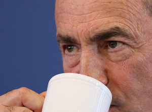 Да, ситуация сложная, но мнение Тер-Петросяна неприемлемо