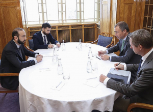 Արարատ Միրզոյանը հանդիպել է ԵՄ հատուկ ներկայացուցիչ Տոյվո Կլաարի հետ