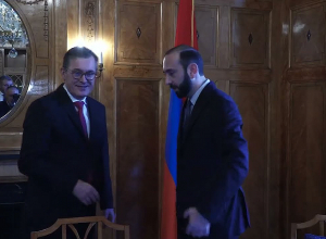 ՀՀ ԱԳ նախարար Արարատ Միրզոյանի հանդիպումը ԵԱՀԿ Մինսկի խմբի Ֆրանսիայի համանախագահ Բրիս Ռոքֆոյի հետ