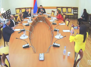 Бойкот госпожи Товмасян всё ещё продолжается? Джулхакян - Бакояну