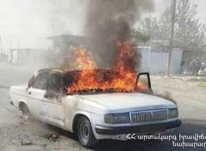 Էջմիածին-Լուսագյուղ ավտոճանապարհին այրվել  է ավտոմեքենա