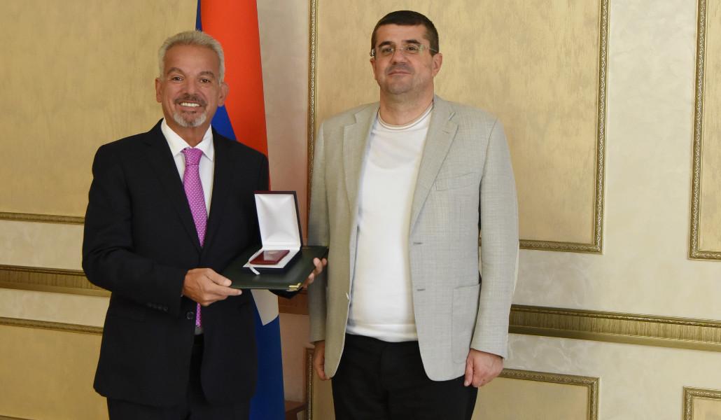 041022VardanNazeryan-1