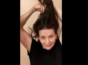 Իզաբել Հուպերը, Ժուլիետ Բինոշը և Մարիոն Կոտիյարը կտրել են իրենց մազերը՝ ի աջակցություն Իրանում կին ցուցարարների