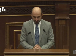 Карен Андреасян и Ерануи Туманянц избраны членами ВСС