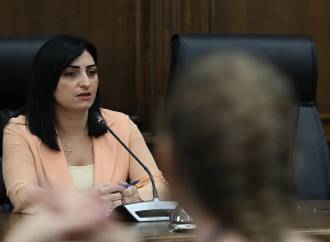 Քննարկումը տապալվեց պաշտպանության նախարար Սուրեն Պապիկյանի անմիջական ջանքերով. Թագուհի Թովմասյան