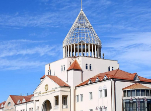 ԱՀ պատվիրակությունը ԱԺ նախագահի առաջնորդությամբ Երևանում հանդիպել է ՀՀ Անվտանգության խորհրդի քարտուղարի հետ