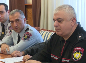 ՀՀ ոստիկանության պետ Վահե Ղազարյանը մի խումբ ծառայողների պարգևներ է հանձնել