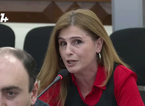 Передали видеоматериал, как сотрудники мэрии взорвали товар Армена