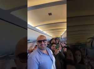 Չայկովսկու երաժշտական դպրոցի աշակերտները օդանավում ֆլեշմոբ են արել