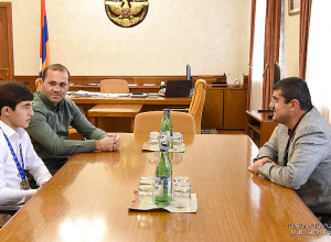 Արայիկ Հարությունյանն ընդունել է բռնցքամարտի Եվրոպայի պատանի չեմպիոն Էրիկ Առստամյանին