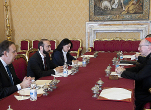 Министр иностранных дел РА Арарат Мирзоян встретился с государственным секретарем Святого Престола Пьетро Паролином