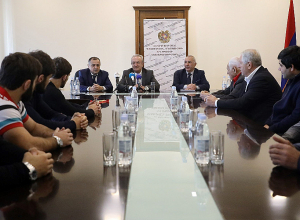 Վահրամ Դումանյանն ընդունել է մեդալակիր ըմբիշներին և բռնցքամարտիկներին