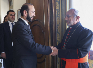 Глава МИД РА встретился с Католикосом-патриархом Дома Киликийского Армянской Католической церкви