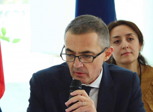 Сборник Чаренца на двух языках: презентация в Посольстве Франции