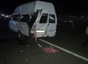 Բախվել են Երևան-Արմավիր-Քարակերտ երթուղին սպասարկող «GAZel»-ը և «ZIL» բեռնատարը․  կա 4 զոհ և 5 տուժած