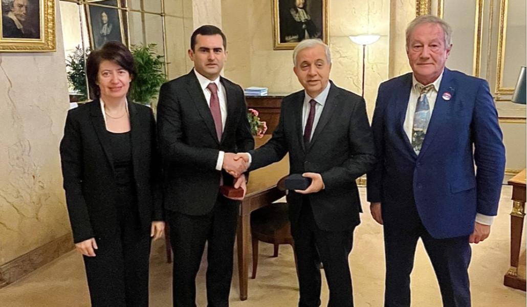 thumbnail_image00001