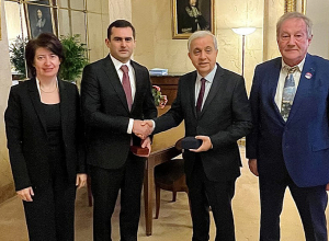 Հակոբ Արշակյանը Փարիզում հանդիպել է Ֆրանսիայի Սենատի փոխնախագահին