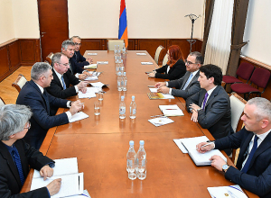 Министр финансов принял гендиректора АБР по Центральной и Западной Азии