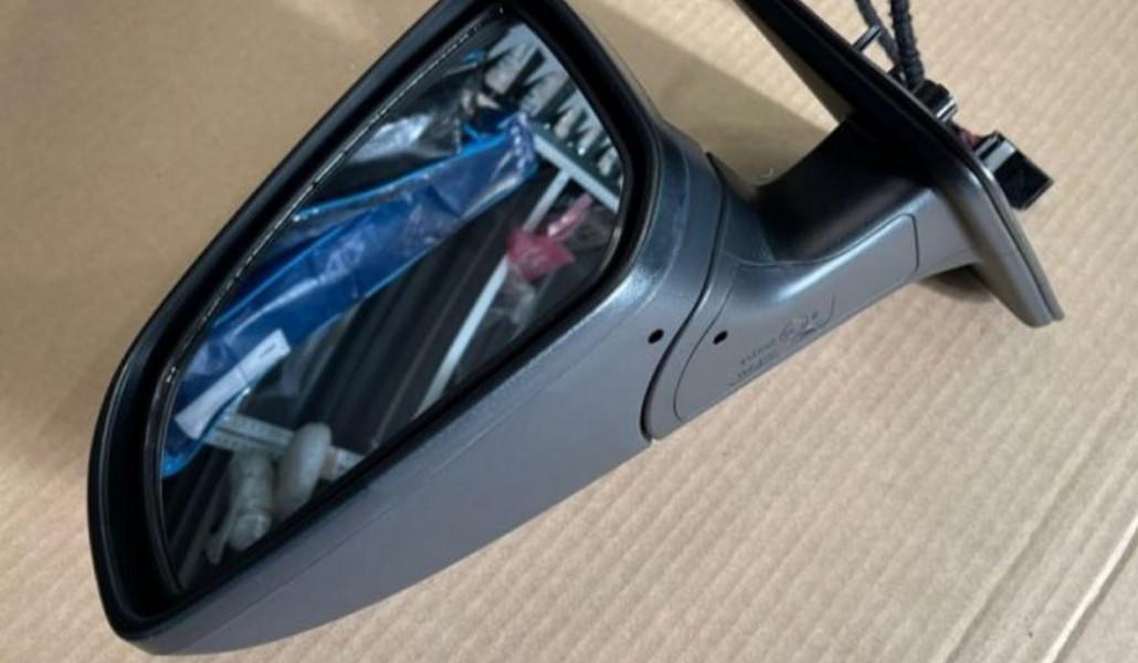 կողային հայելի գողացած