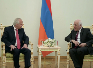 Նախագահ Վահագն Խաչատուրյանին իր հավատարմագրերն է հանձնել Հայաստանում Չիլիի նորանշանակ դեսպանին