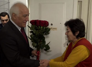 Նախագահ Վահագն Խաչատուրյանն այցելել է գեղանկարիչ Հակոբ Հակոբյանի ընտանիքին