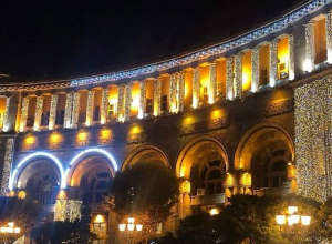 Տոնական լուսավորության ենթակառուցվածքի ապամոնտաժումից հետո շենքերի տեսքն անցքերի լցման միջոցով կվերականգնվի․ Քաղաքապետարան