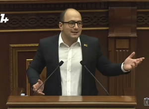 Ձեր ամեն խոսելուց մի պրոբլեմ առաջանում ա, քիչ խոսեք էլի․ Մամիջանյանը՝ ՔՊ-ականներին