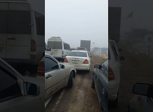 Մարդիկ 2 ժամ կանգնած են խցանման մեջ․ իրավիճակը Գորիս-Ստեփանակերտ մայրուղում