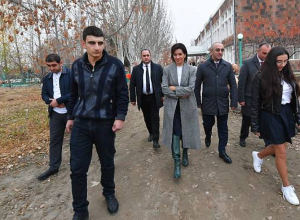 Աննա Հակոբյանն Արմավիրի մարզում այցելել է «Ոսկենի գինիներ» գինեգործարան, Գետաշենի ագրոէկո դպրոց