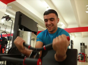 Պայքարելու ուժ եւ կամք․ Պատերազմում ոտքերը կորցրած Շահեն Բաբայան