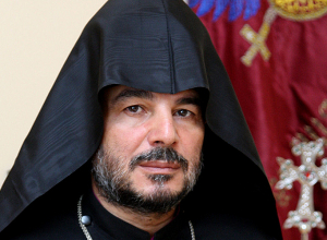 Սիրելի արցախցիներ, հորդորում ենք չտրվել թշնամու սադրանքներին, խուճապահար չլինել, չկորցնել զգոնությունը․Արցախի թեմի առաջնորդ