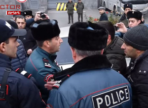 Արցախցիների բողոքի ակցիան ՌԴ դեսպանատան շենքի մոտ