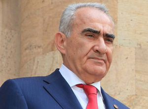 Մահացել է Գալուստ Սահակյանը