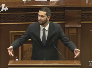 Արմեն Գրիգորյանի մայրը 120000 հոգու հետ շրջափակման մեջ է․ Ռուբեն Ռուբինյան