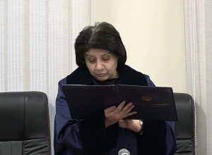 Դատավոր Էդվարդ Նահապետյանին խիստ նկատողություն հայտարարվեց